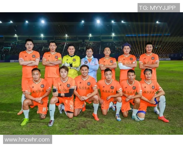 花式足球明星化身老头展现独特风采引发热议与关注 花式足球明星化身老头展现独特风采引发热议与关注