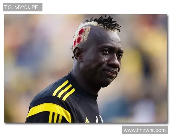 足球明星侧脸海报展现运动魅力与个性风采的完美结合 足球明星侧脸海报展现运动魅力与个性风采的完美结合